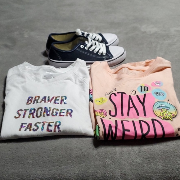 Denim sneakers plus 2 free tops - Picture 1 of 6